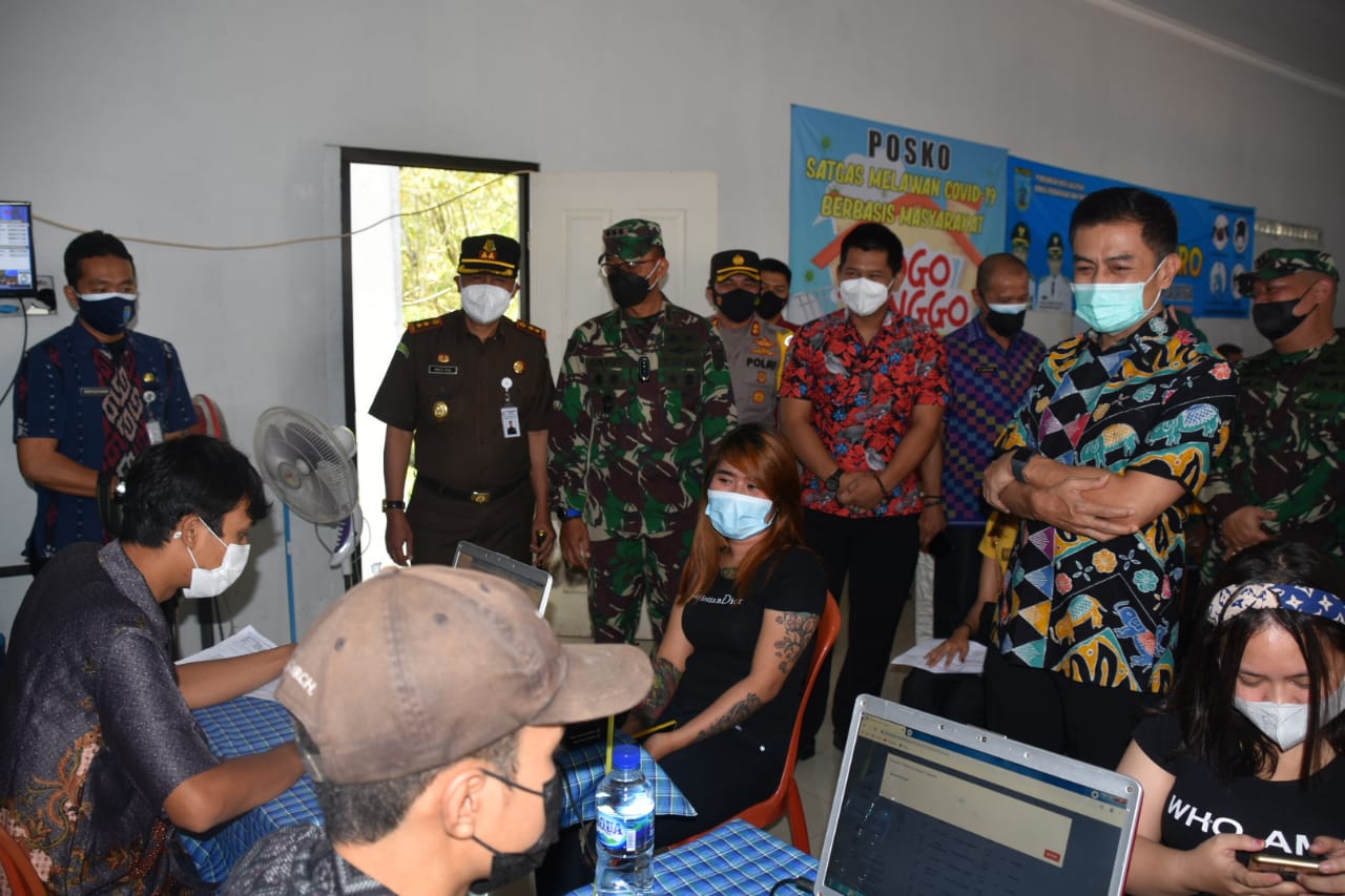 Danrem 073/MKT Kolonel Arm Putranto Gatot Sri Handoyo S.Sos., M.M., Cek Pelaksanaan Vaksinasi